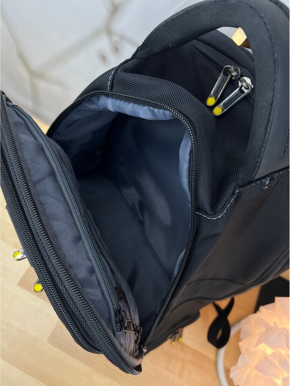 StarTech.com computer backpack for IT Pro - Picture 8 of 9